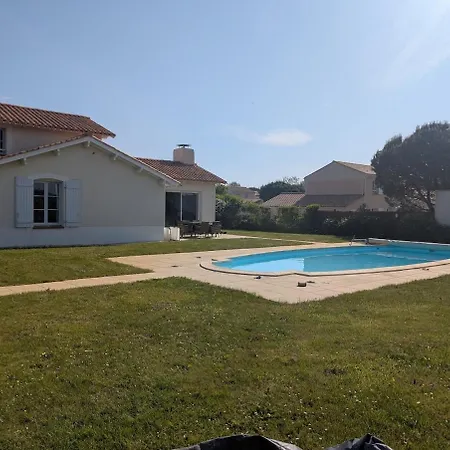 House With Private Pool Near Golf Vakantiehuis LʼAiguillon-sur-Vie
