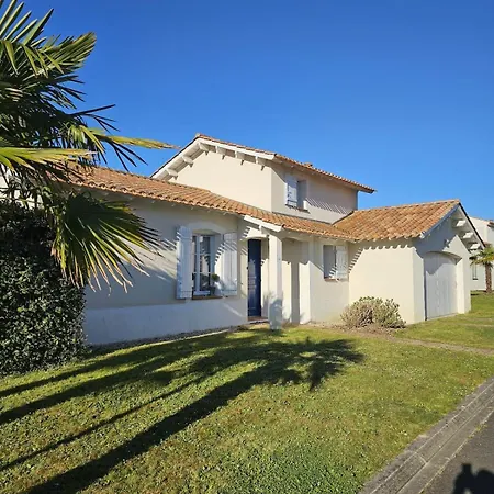 House With Private Pool Near Golf Vakantiehuis LʼAiguillon-sur-Vie